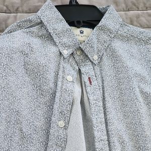 Men's size L dress shirt like new